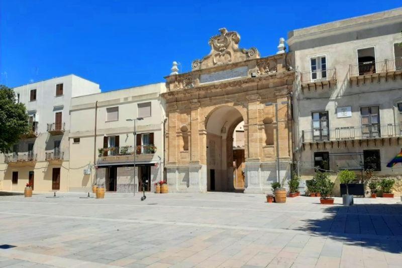 Villa Il Cortile Di Palma à Marsala Extérieur photo